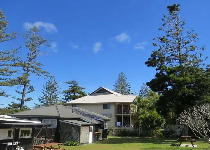 Shirley Street Beachhouses