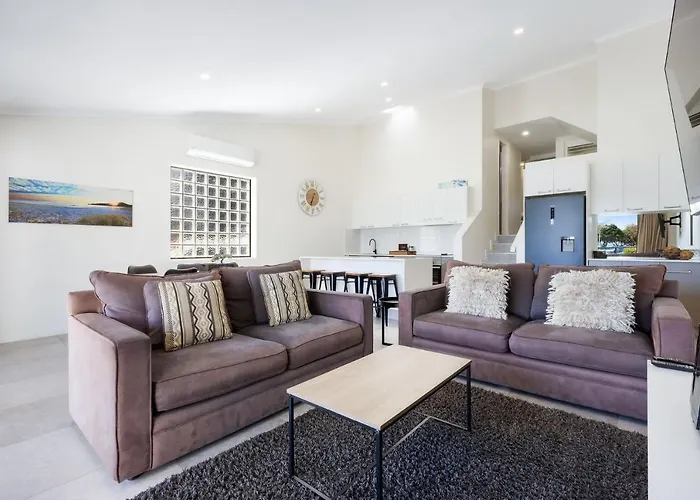 Byron Bay Beachfront Holiday Apartments Penthouse 10