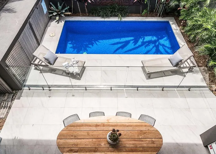 Kokos Beach House 2 - Belongil Beach Pad With Pool
