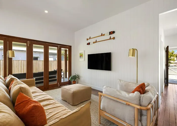 Sunnyside On Burns - 3 Bedroom Retreat Moments To Town