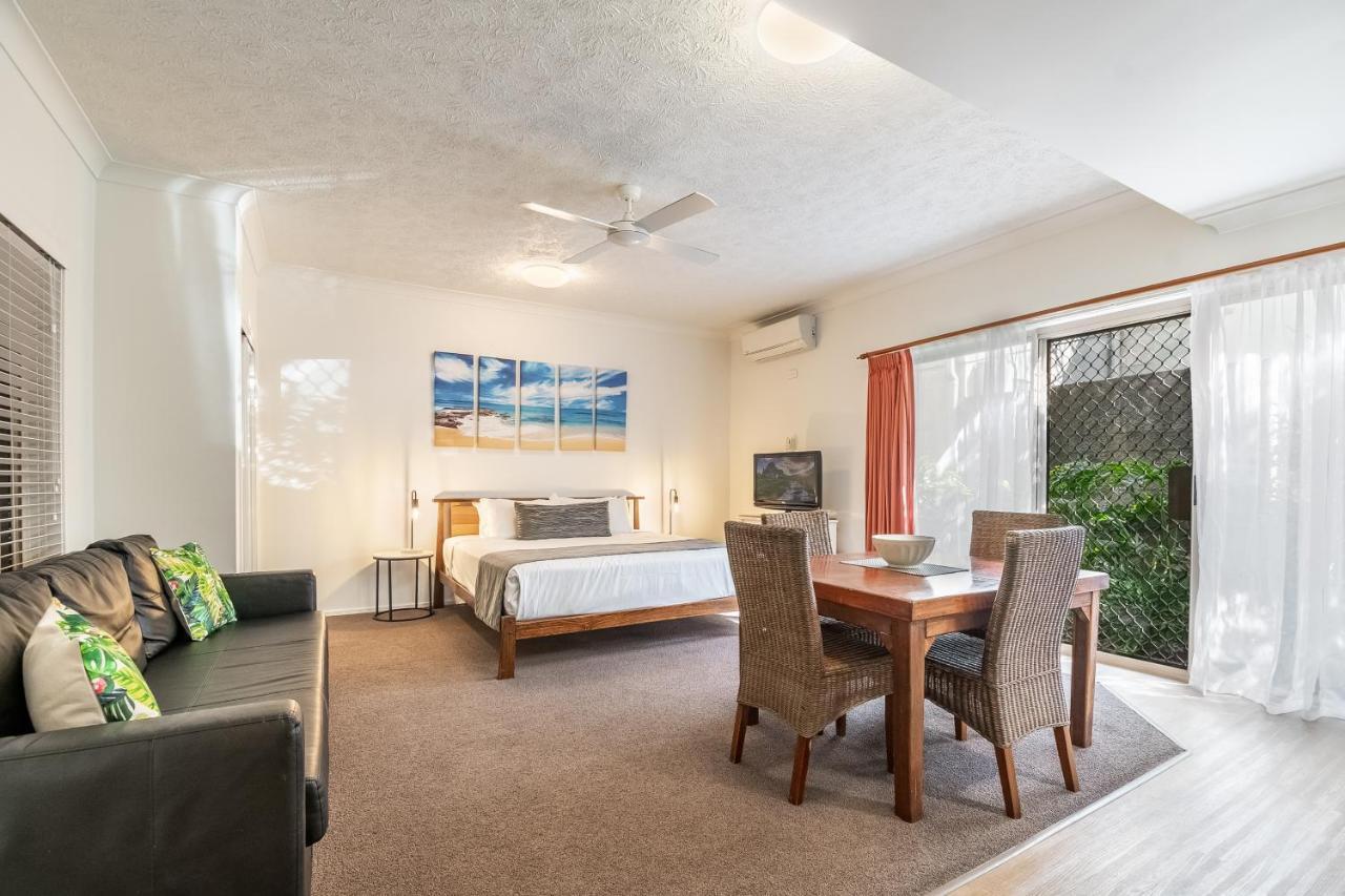 Byron Aparthotel 3*