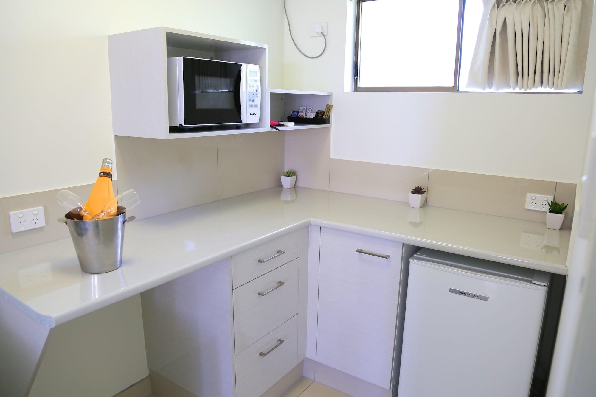 Bay Motel 4*