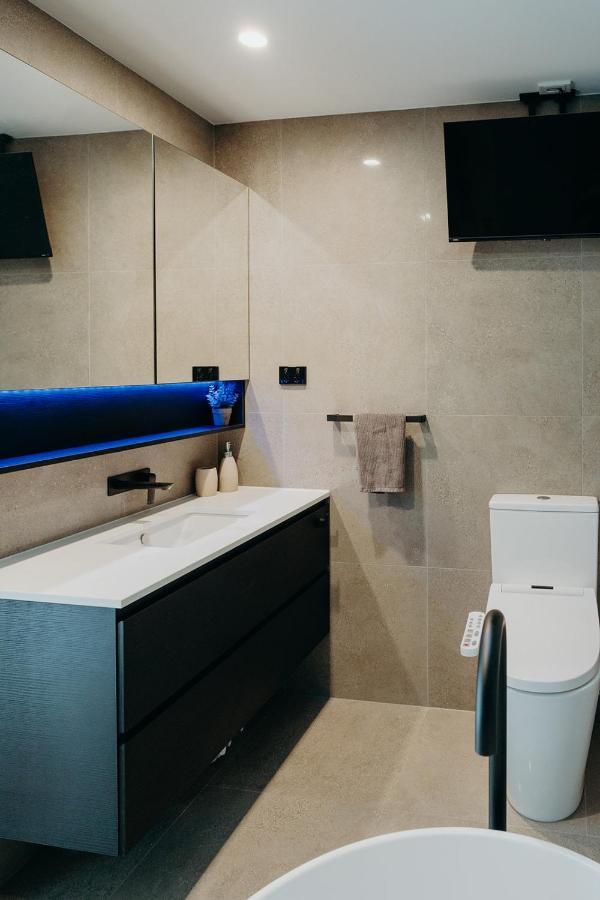 Holiday home Black On Belongil Byron Bay