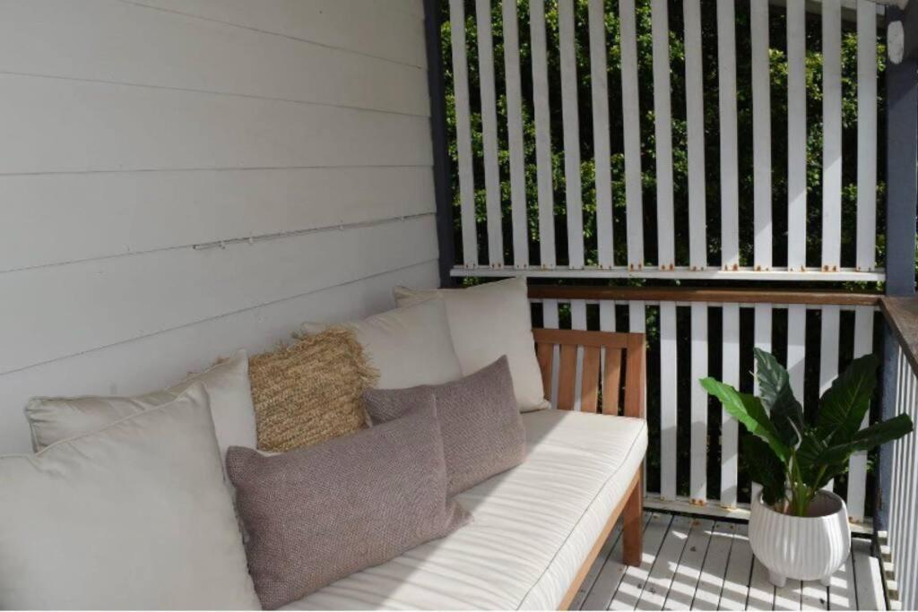 Million$ Tropical Sunset Retreat…. Byron Bay