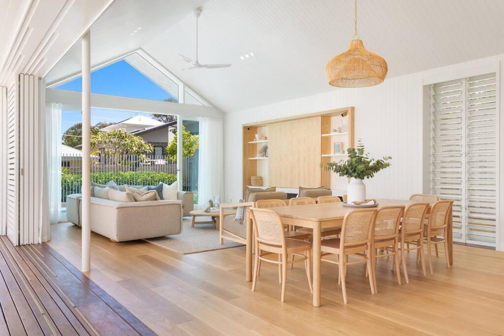 Aroha New Luxury Walk To Town And Holiday home