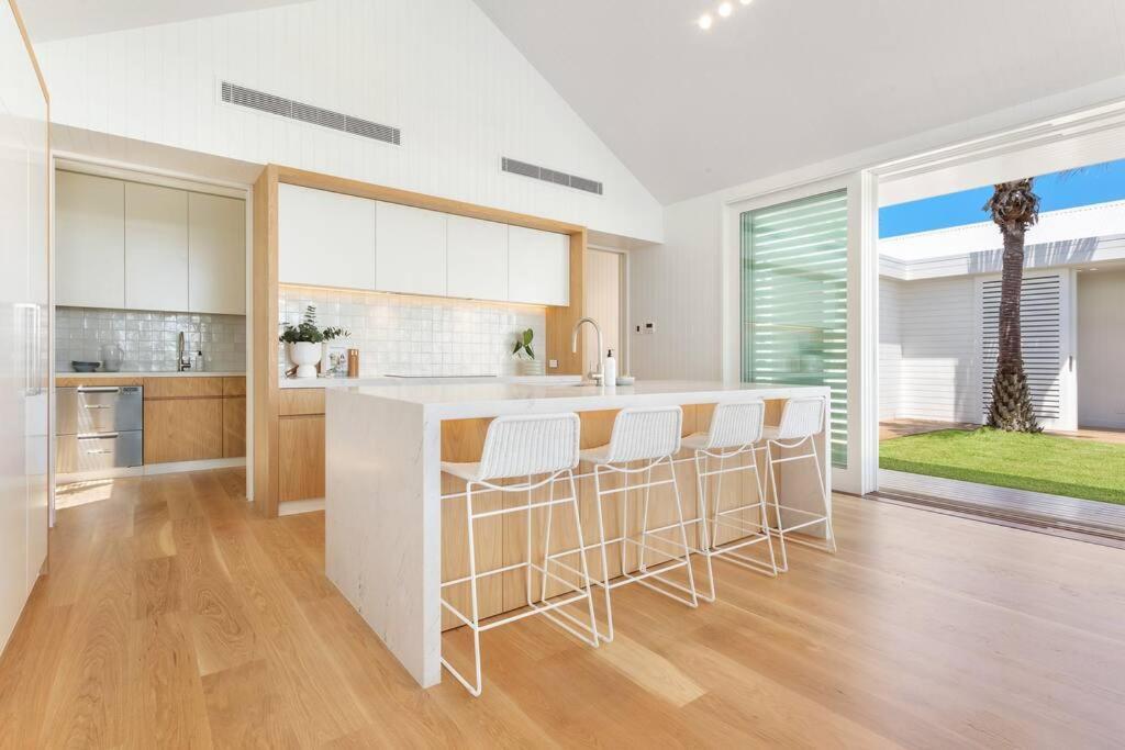 Aroha New Luxury Walk To Town And *