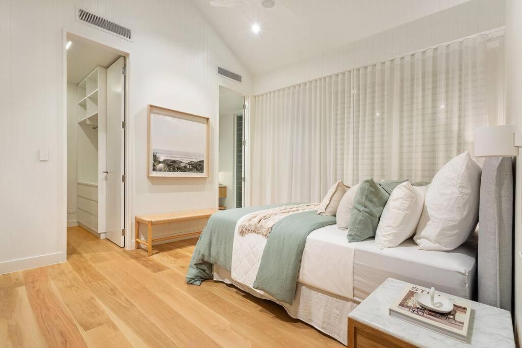 Aroha New Luxury Walk To Town And Holiday home *