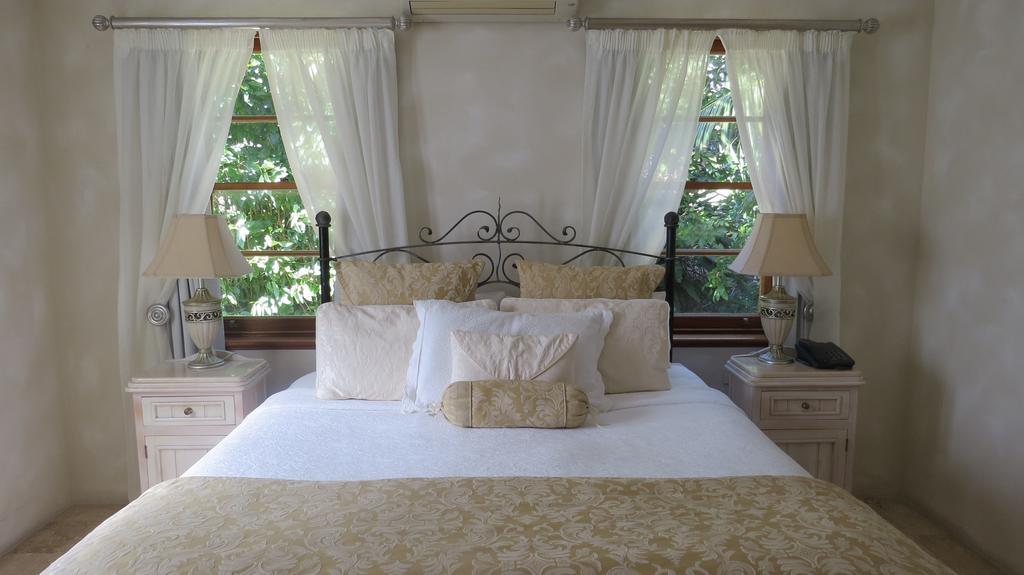 Victoria's At Wategos Hotel 5*