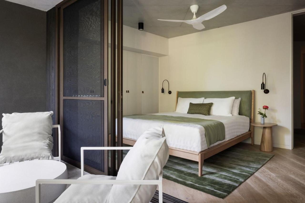 Moonrise - 4 Bedroom Designer Above Wategos Byron Bay