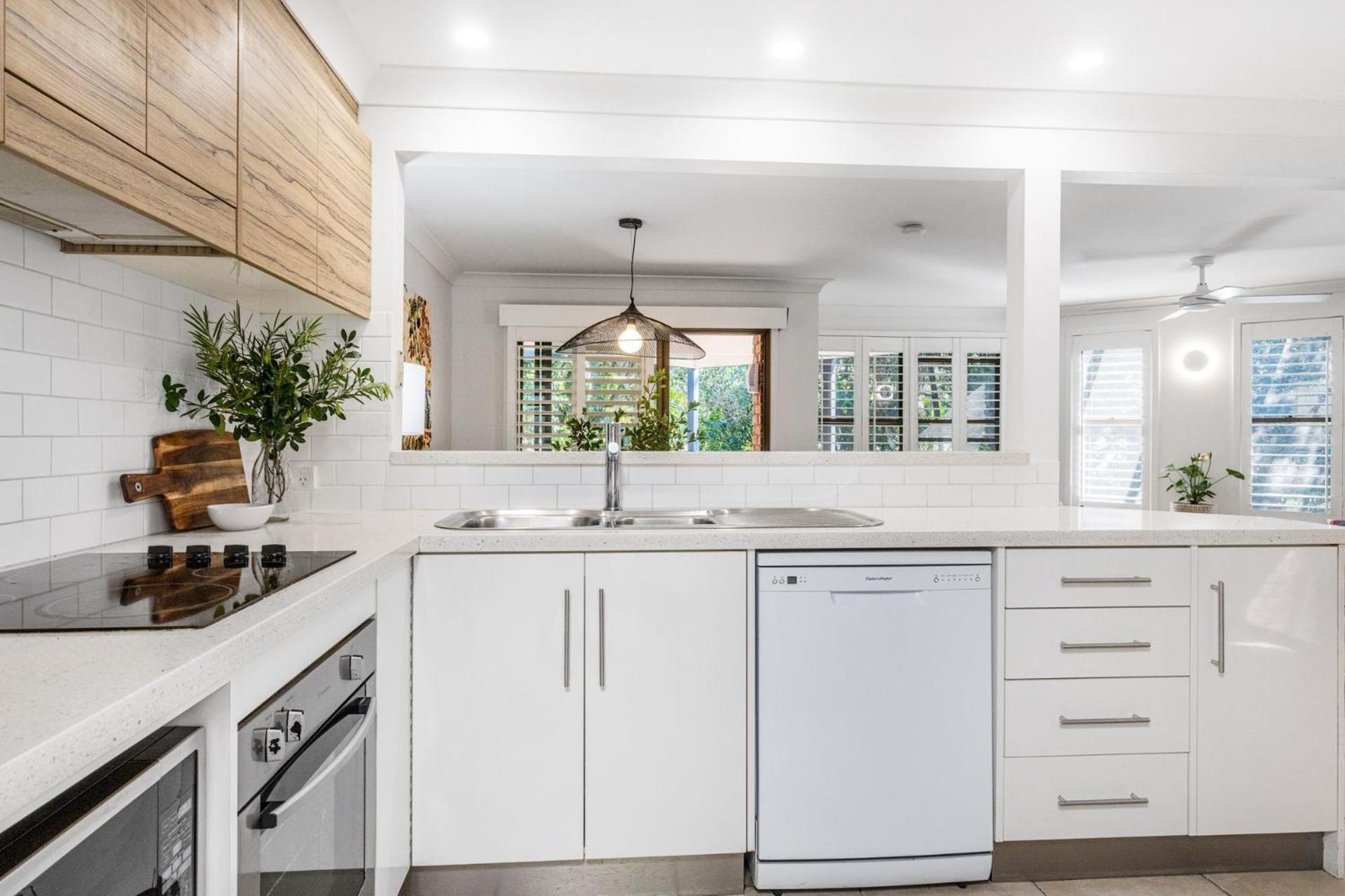 East Coast Escapes Calinda Sol 6 Holiday home *