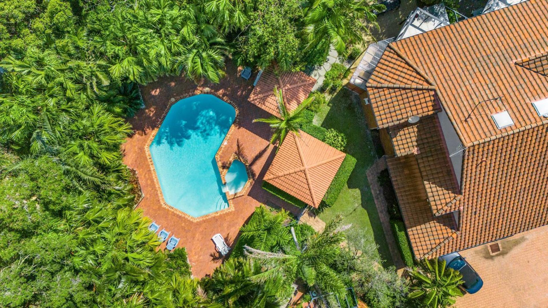 East Coast Escapes Calinda Sol 6 *