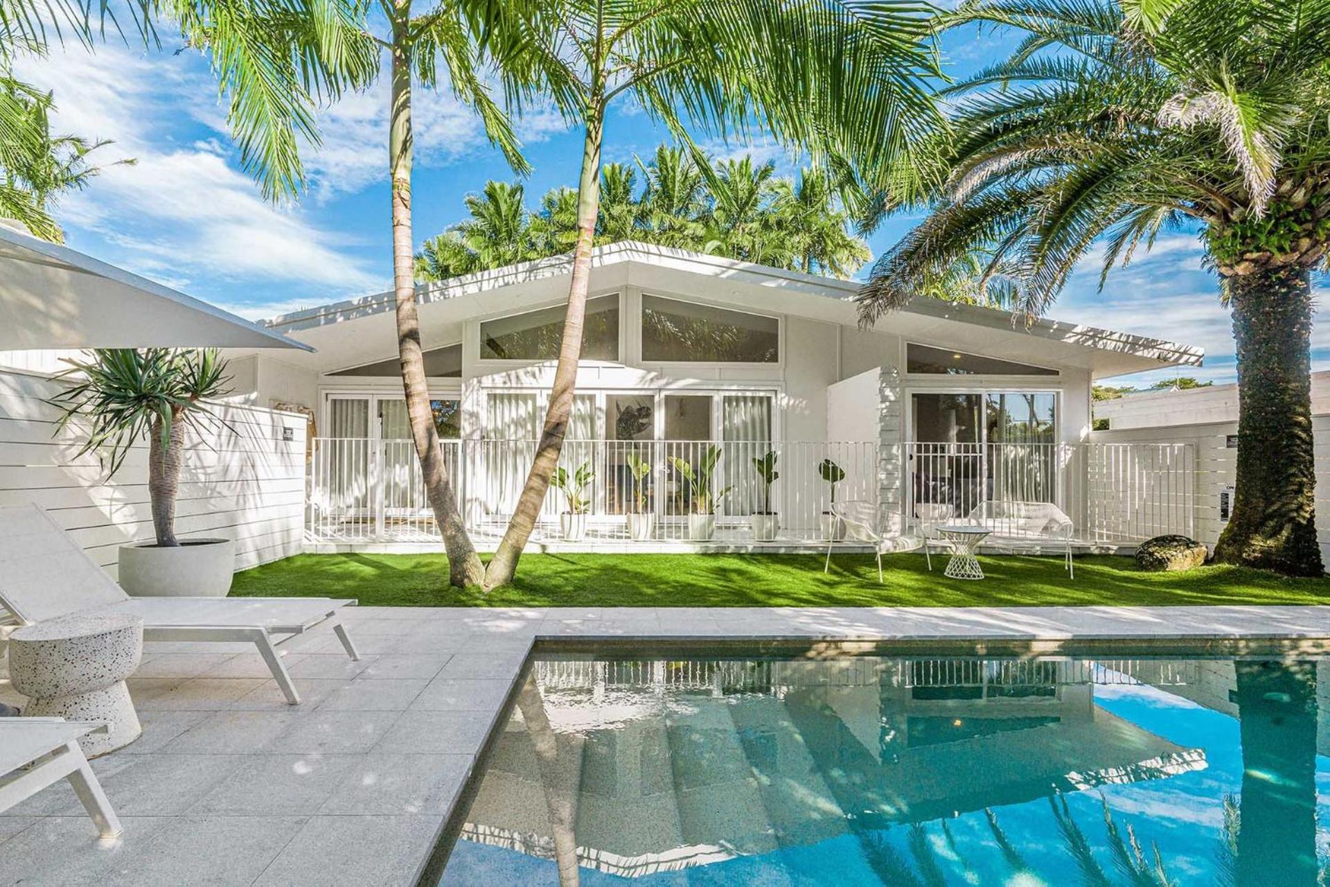 Holiday home The Chalet - Designer 3 Bedroom Retreat With Pool Byron Bay