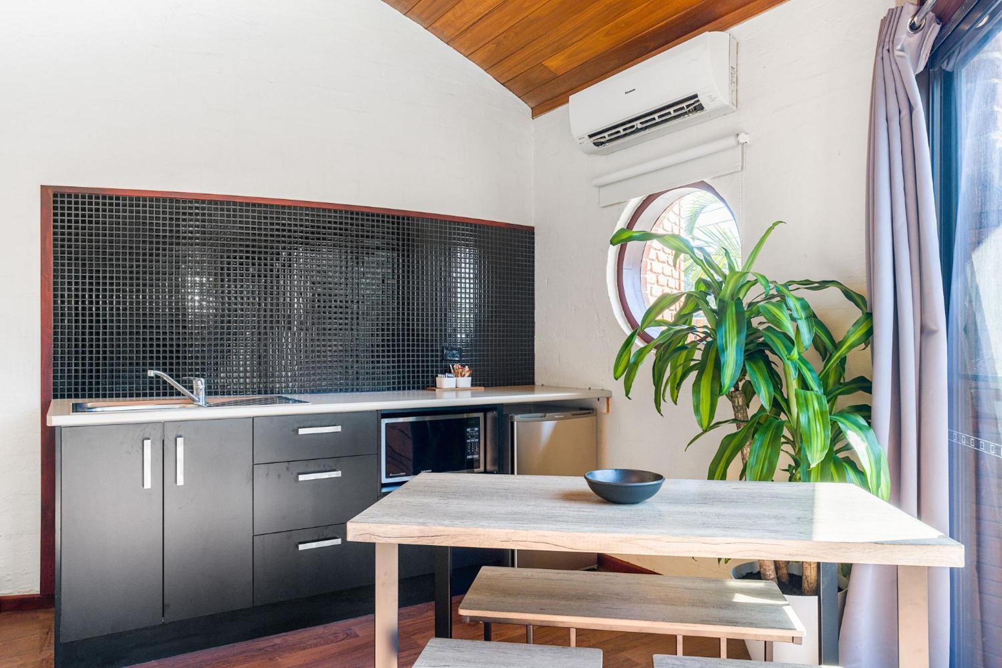 Aquarius Backpackers Hostel *