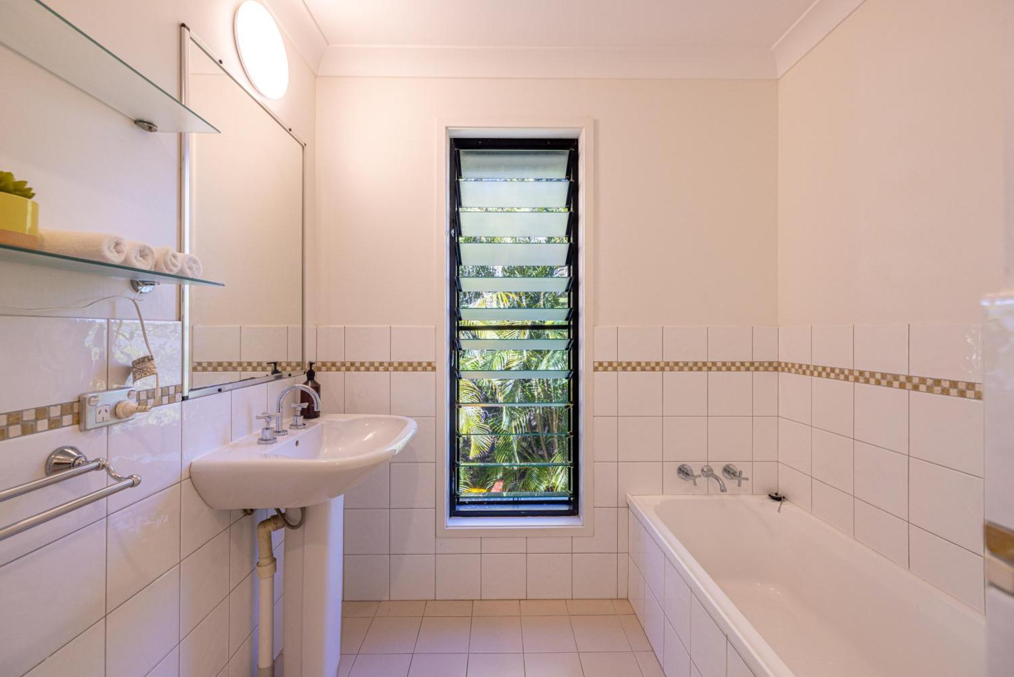 Monterey House - Direct Access & Plunge Pool *