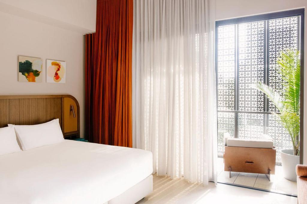 Basq House 5*
