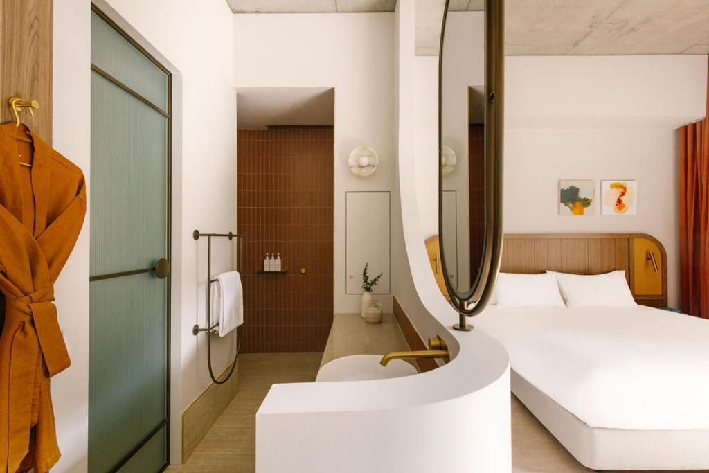 Basq House