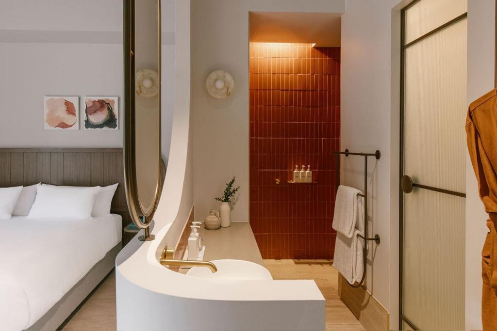 Basq House 5*