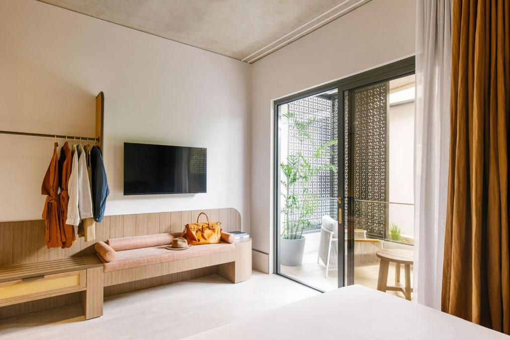 Basq House Hotel
