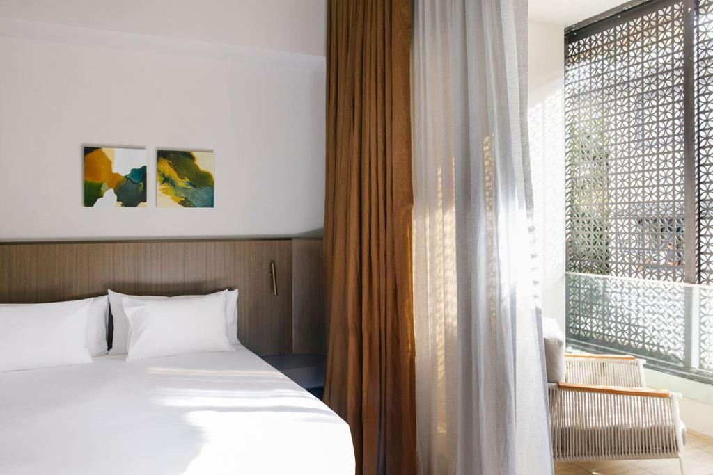 Hotel Basq House 5*