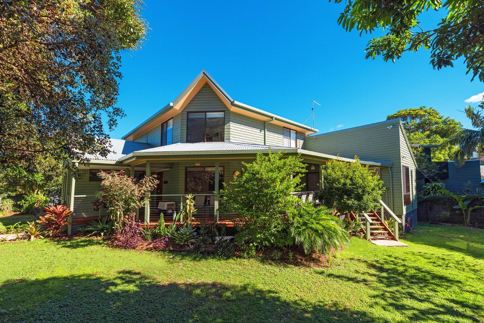 Fuller Holidays - Maluco - House Belongil Holiday home *