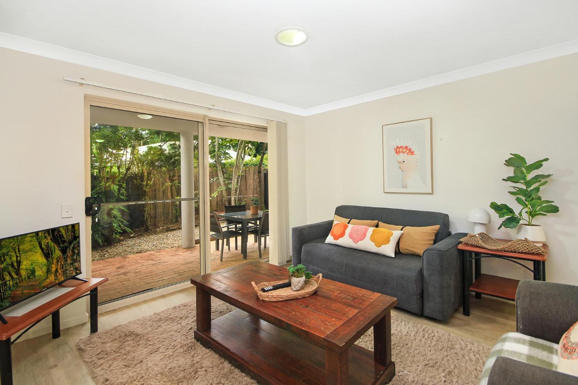 Aparthotel Byron Lakeside 3*