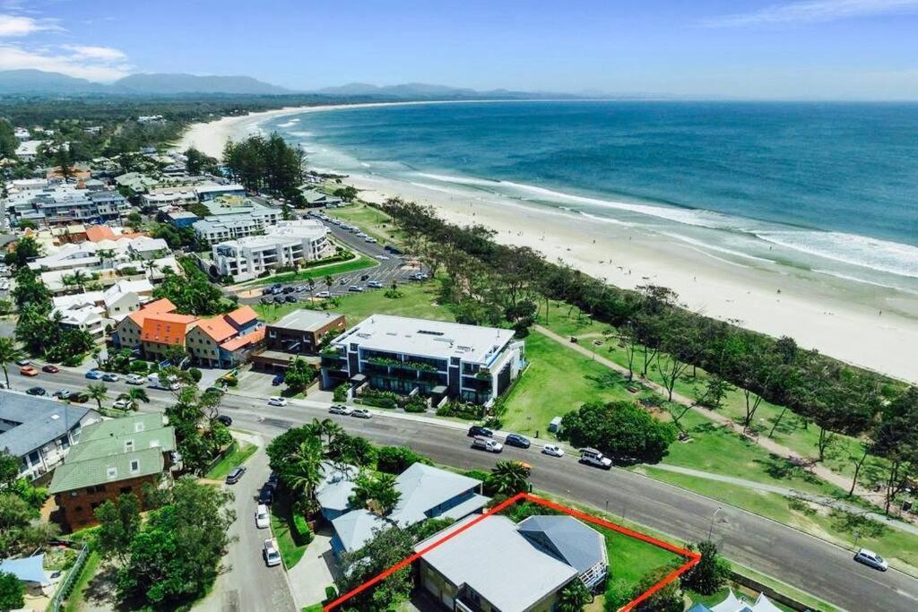Holiday home Barefoot - Beachfront Byron Bay