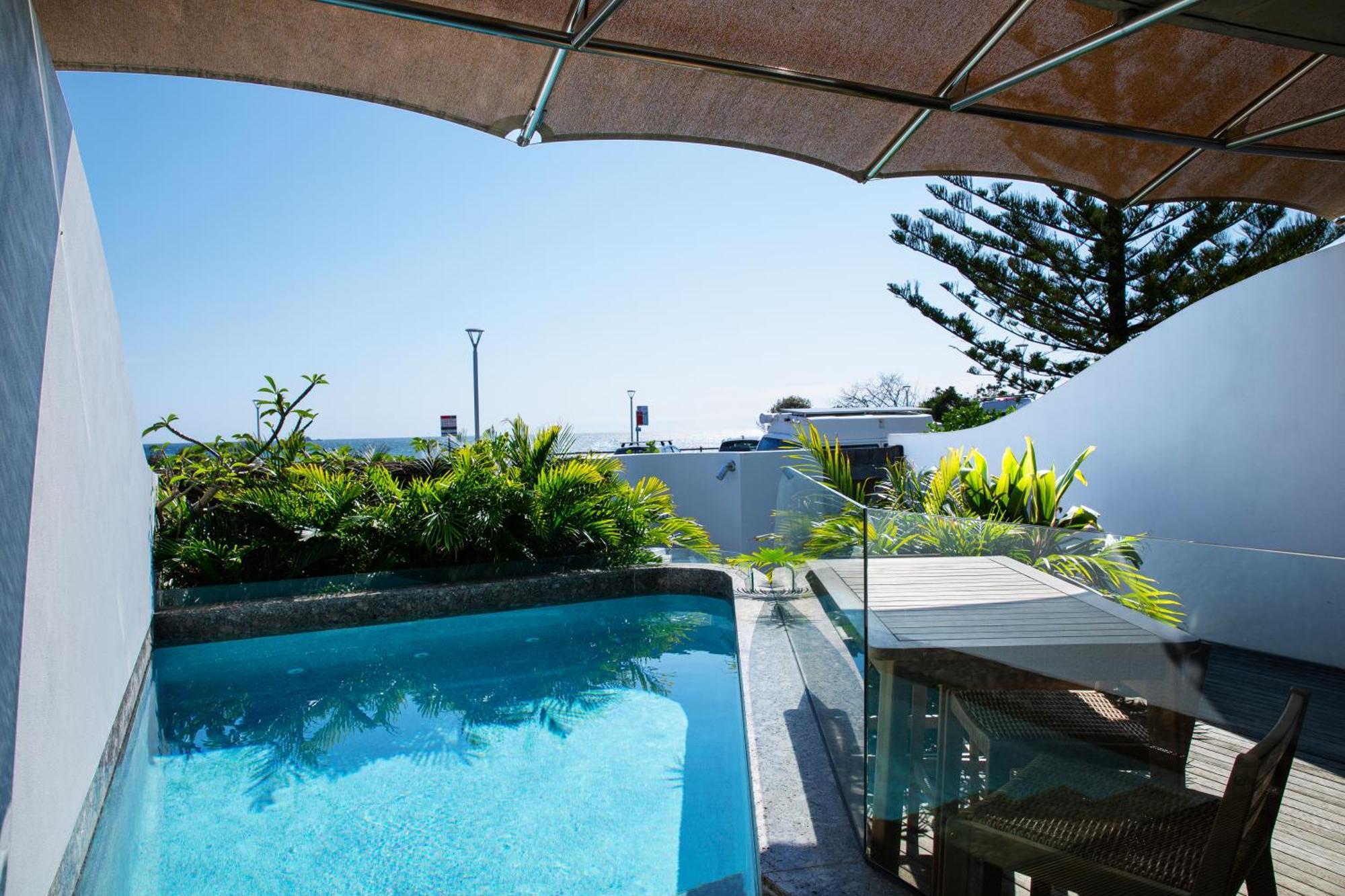 Hotel Beach Suites 4*