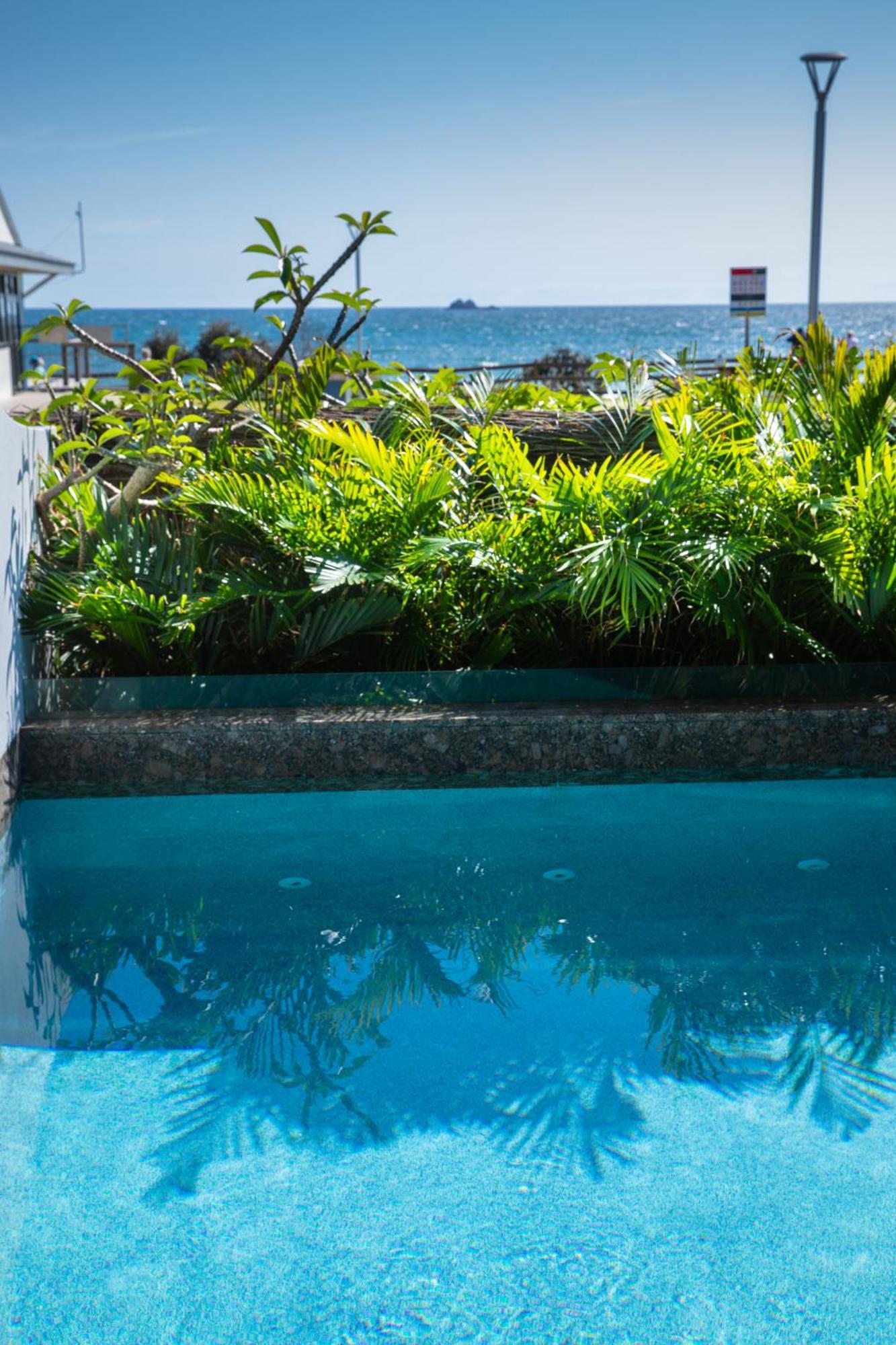 Hotel Beach Suites 4*