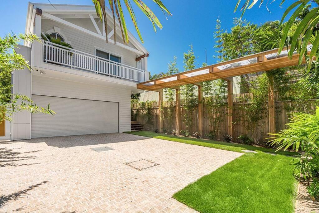 Holiday home Fuller Holidays - Belongil Sunset - Giaour Street, Belongil Byron Bay