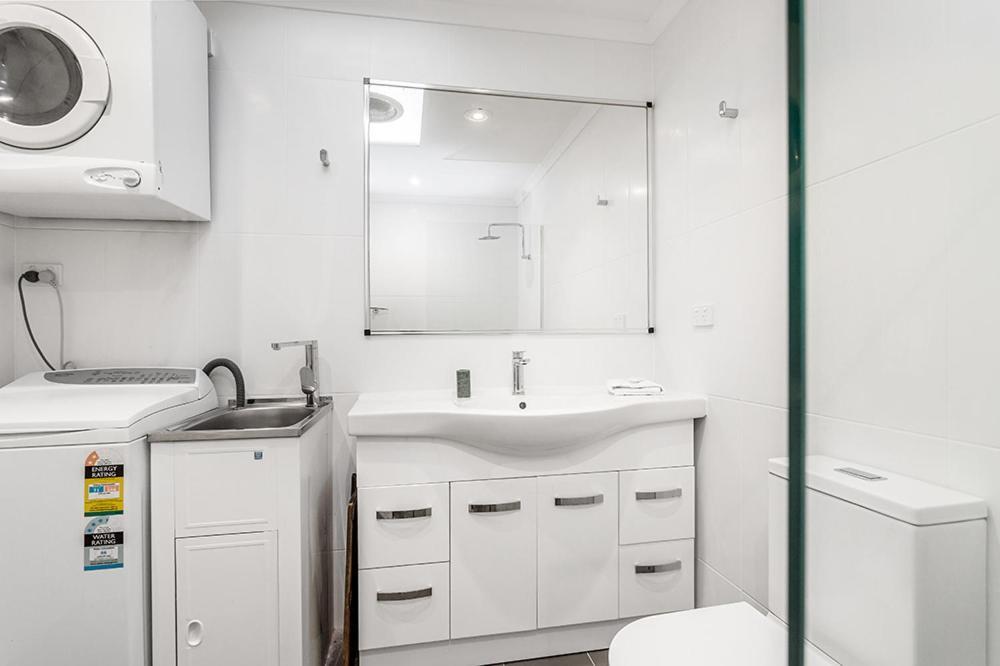 - Cook 10 Apartment