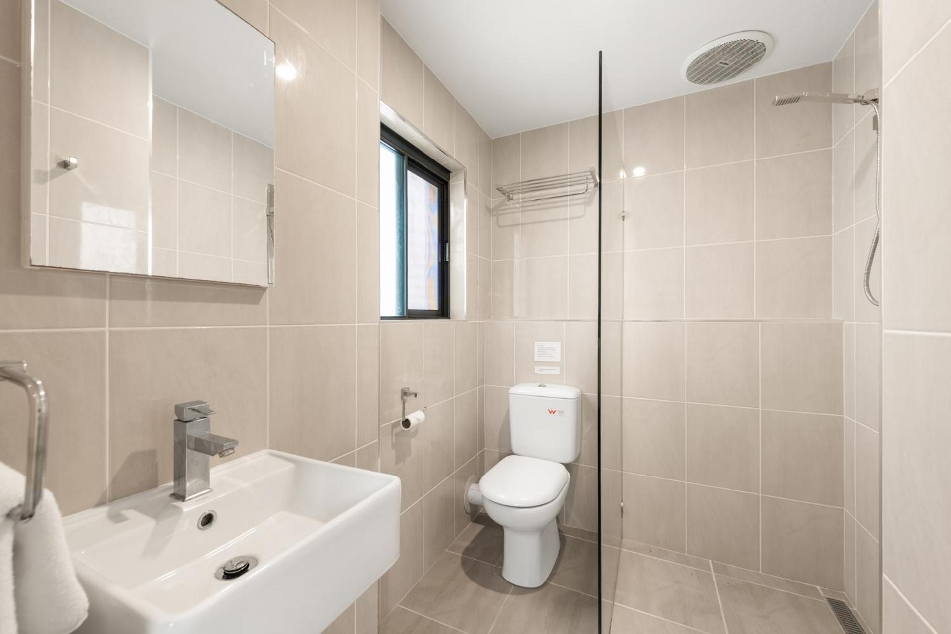 Unit 6 70 Lawson Street - Atlantis Apartment *