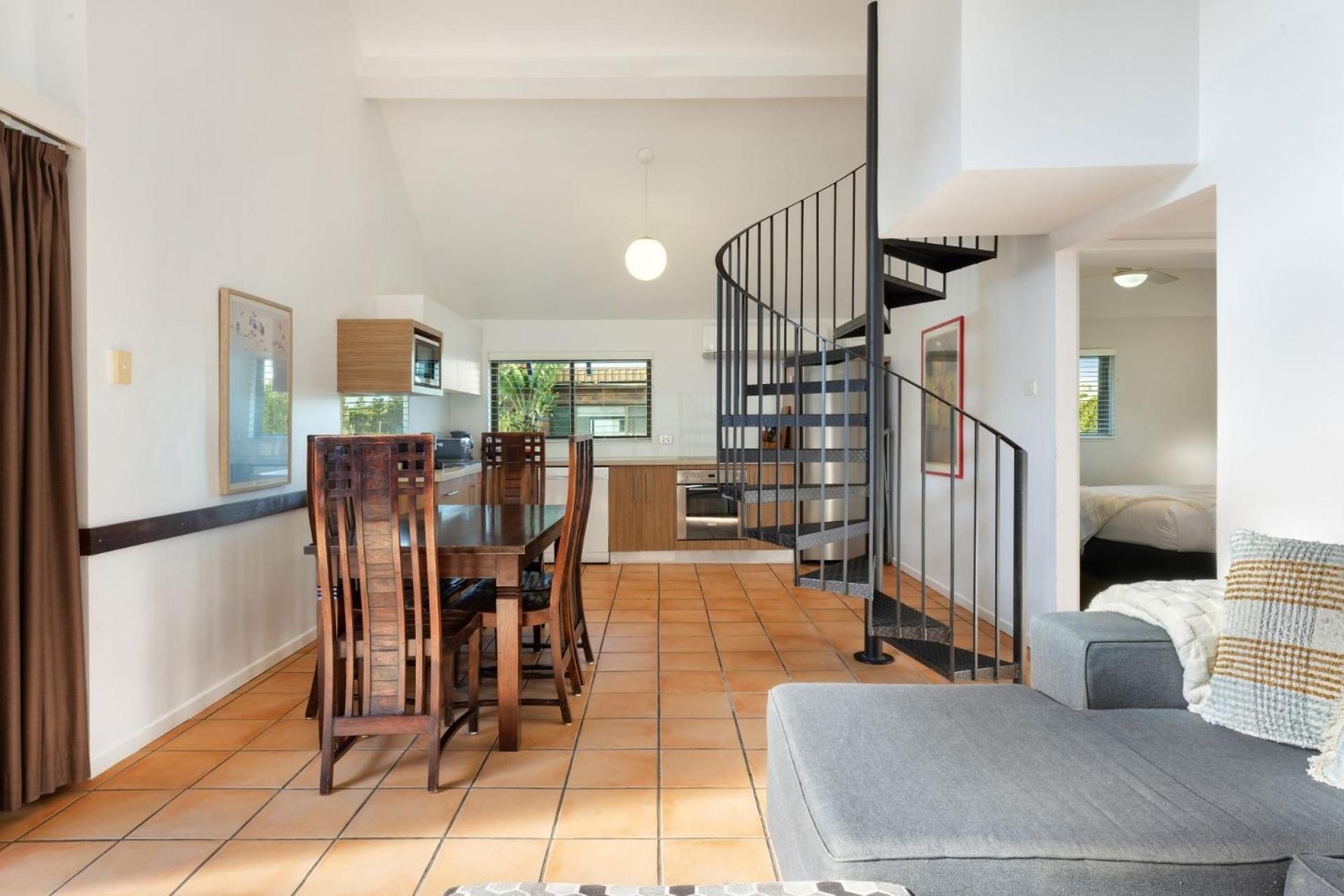 Beachfront Loft 11