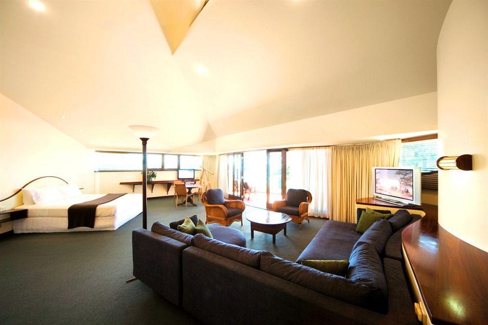 Beach Hotel Resort 4*