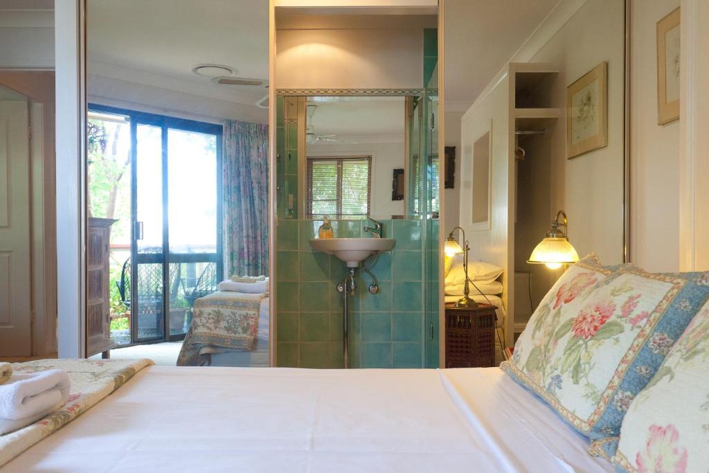 Sandals Guest house Byron Bay