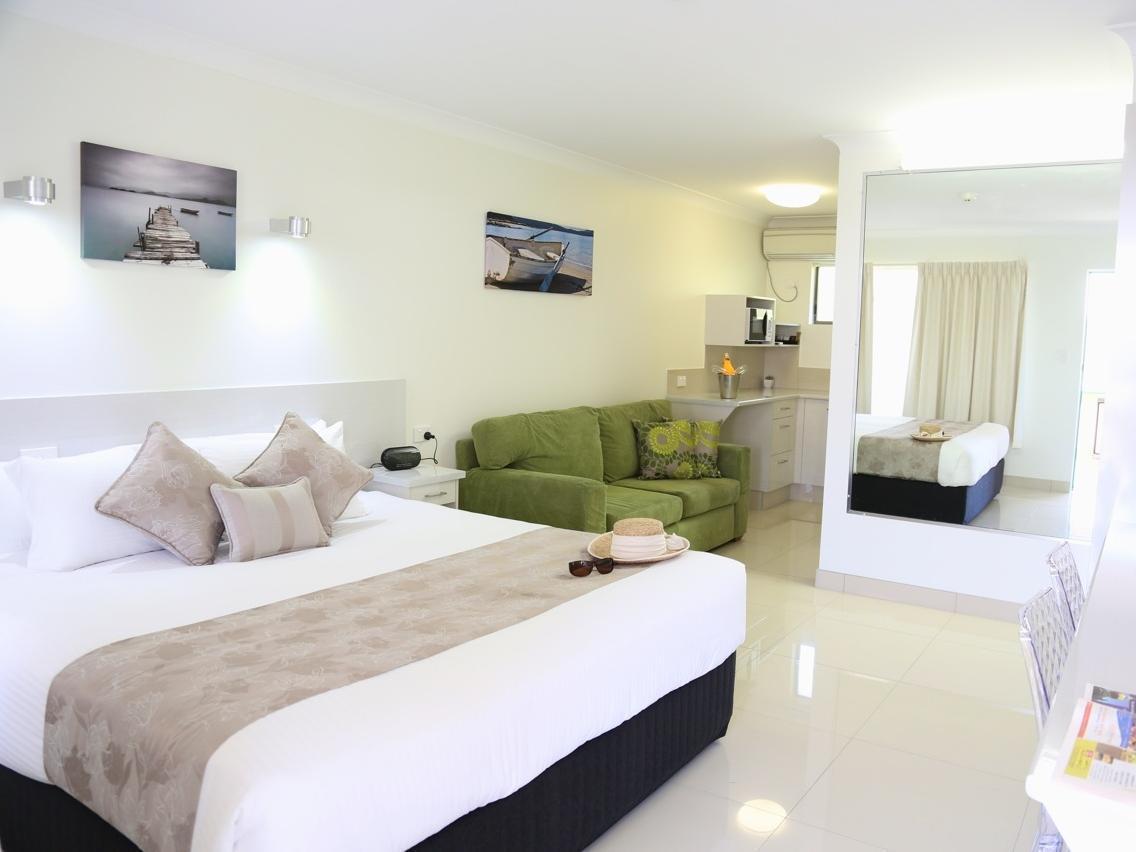 Bay Motel 4*