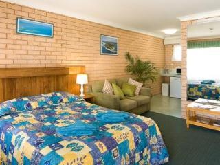 Bay Motel 4*