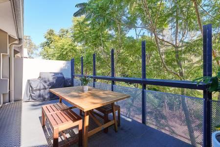 Botanical Byron Butter Factory Apartment