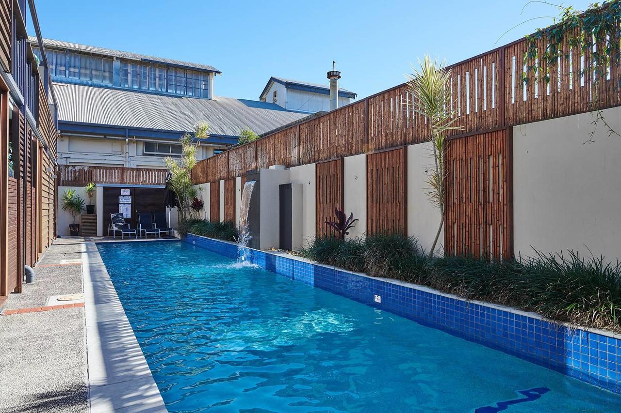 Apartment Botanical Byron Butter Factory