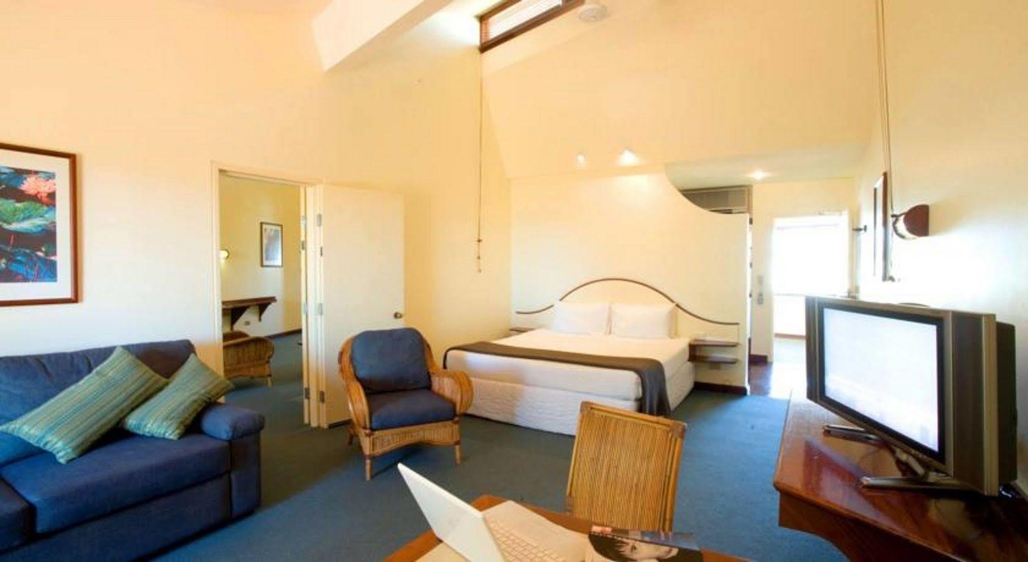 Resort Beach Hotel Resort Byron Bay