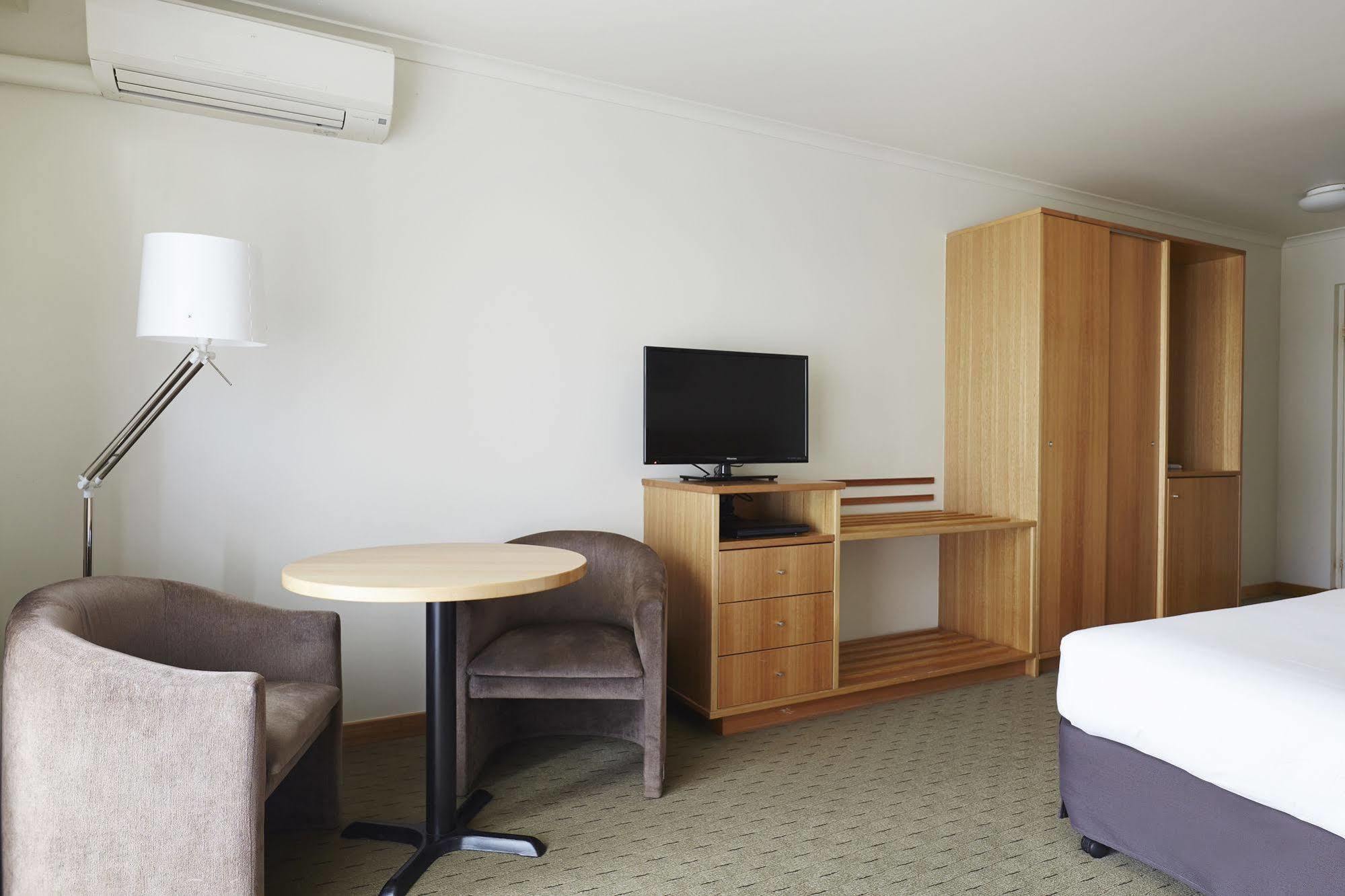 Bay Motel