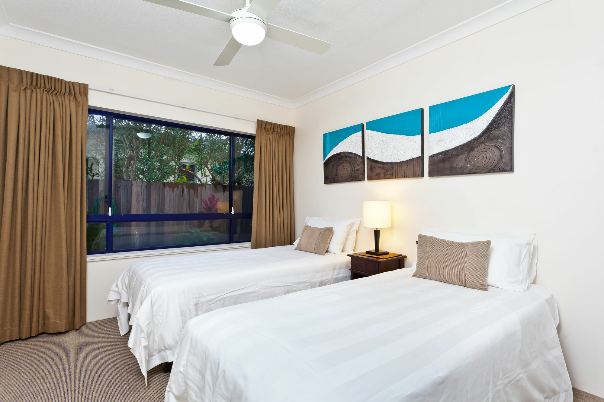 Cape Apartment *