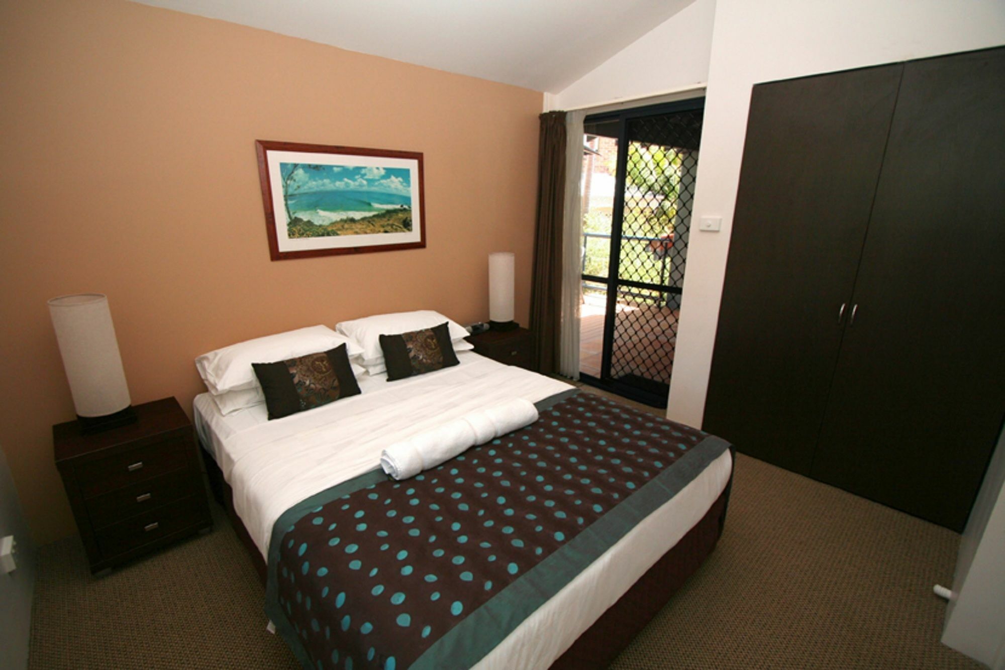 Aparthotel Beachfront 4*