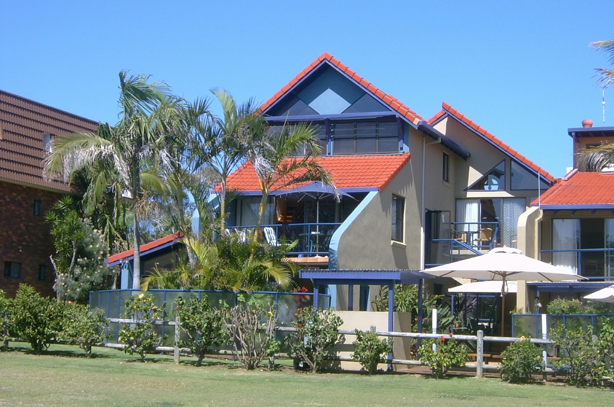 Beachfront 4* Byron Bay