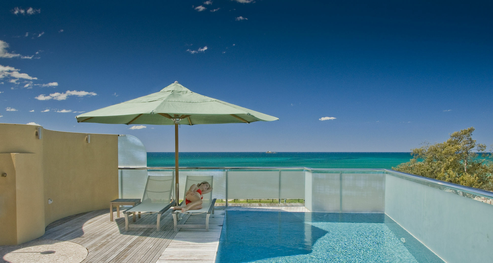 Hotel Beach Suites 4*