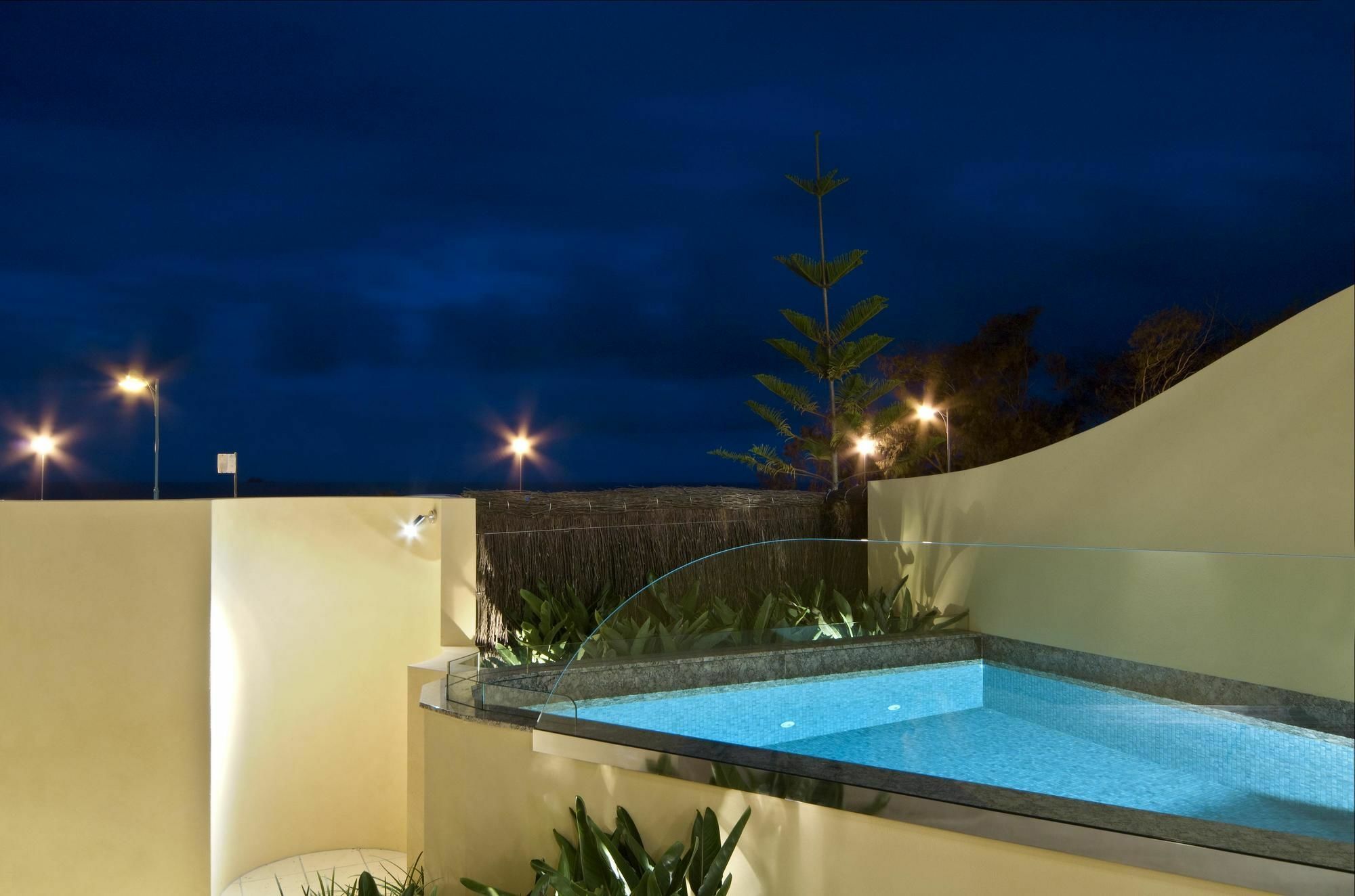 Hotel Beach Suites 4*
