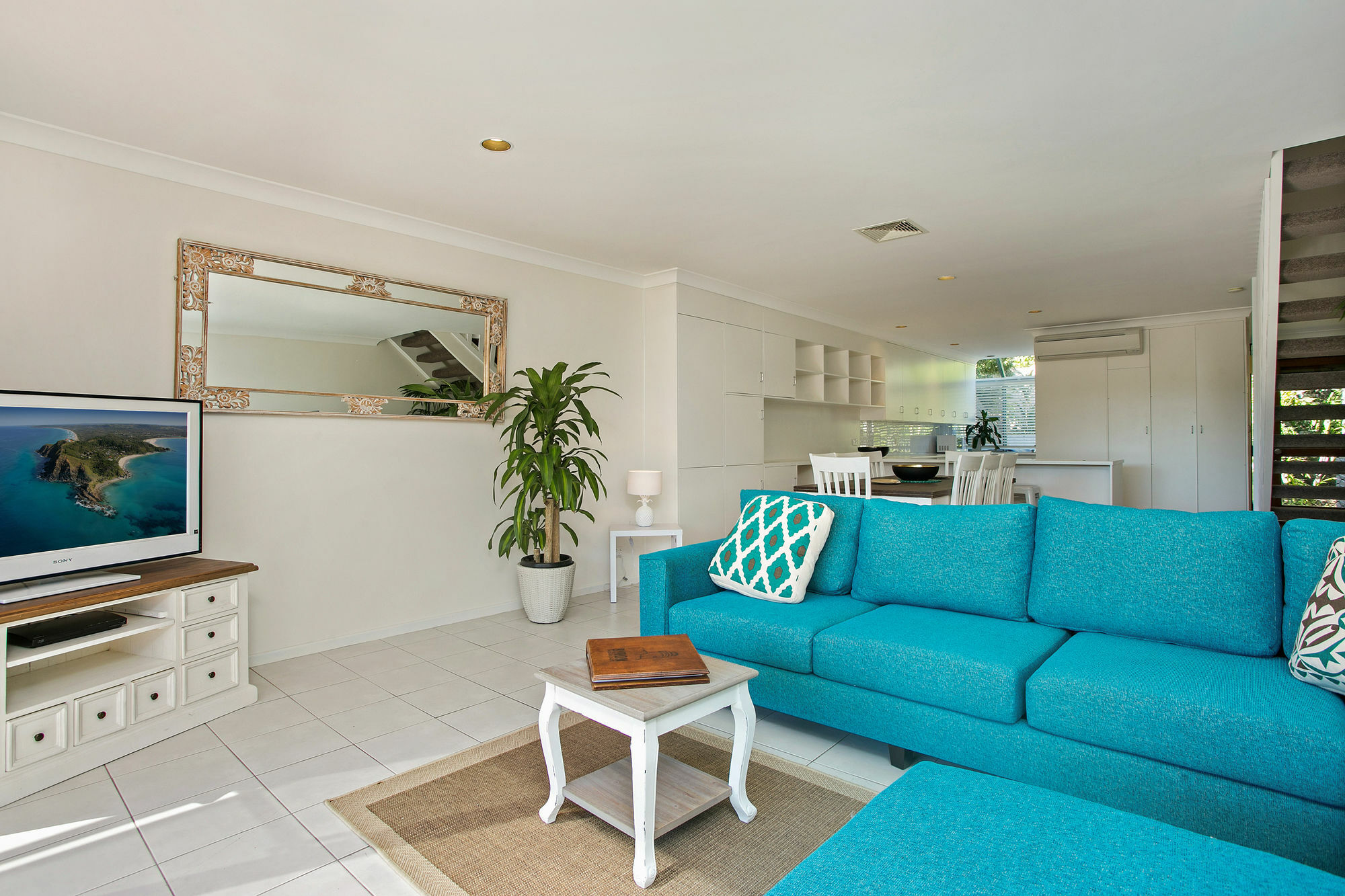 2 Cook Byron Bay