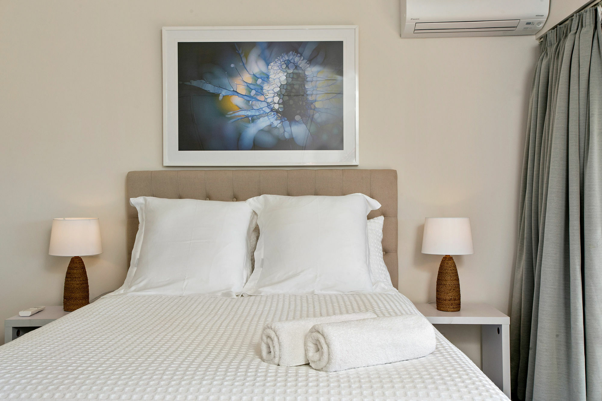 2 Cook Byron Bay