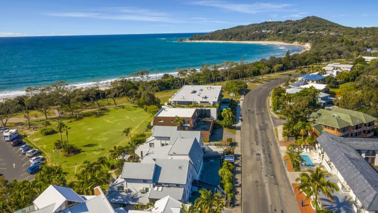Aparthotel Beachfront 4*