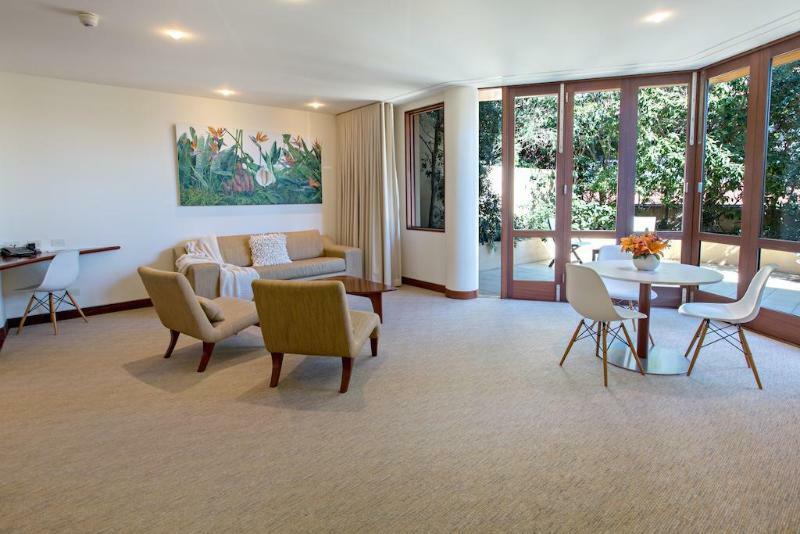 Hotel Beach Suites 4*