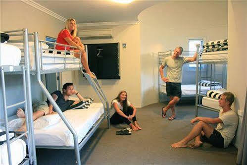 Nomads Backpackers